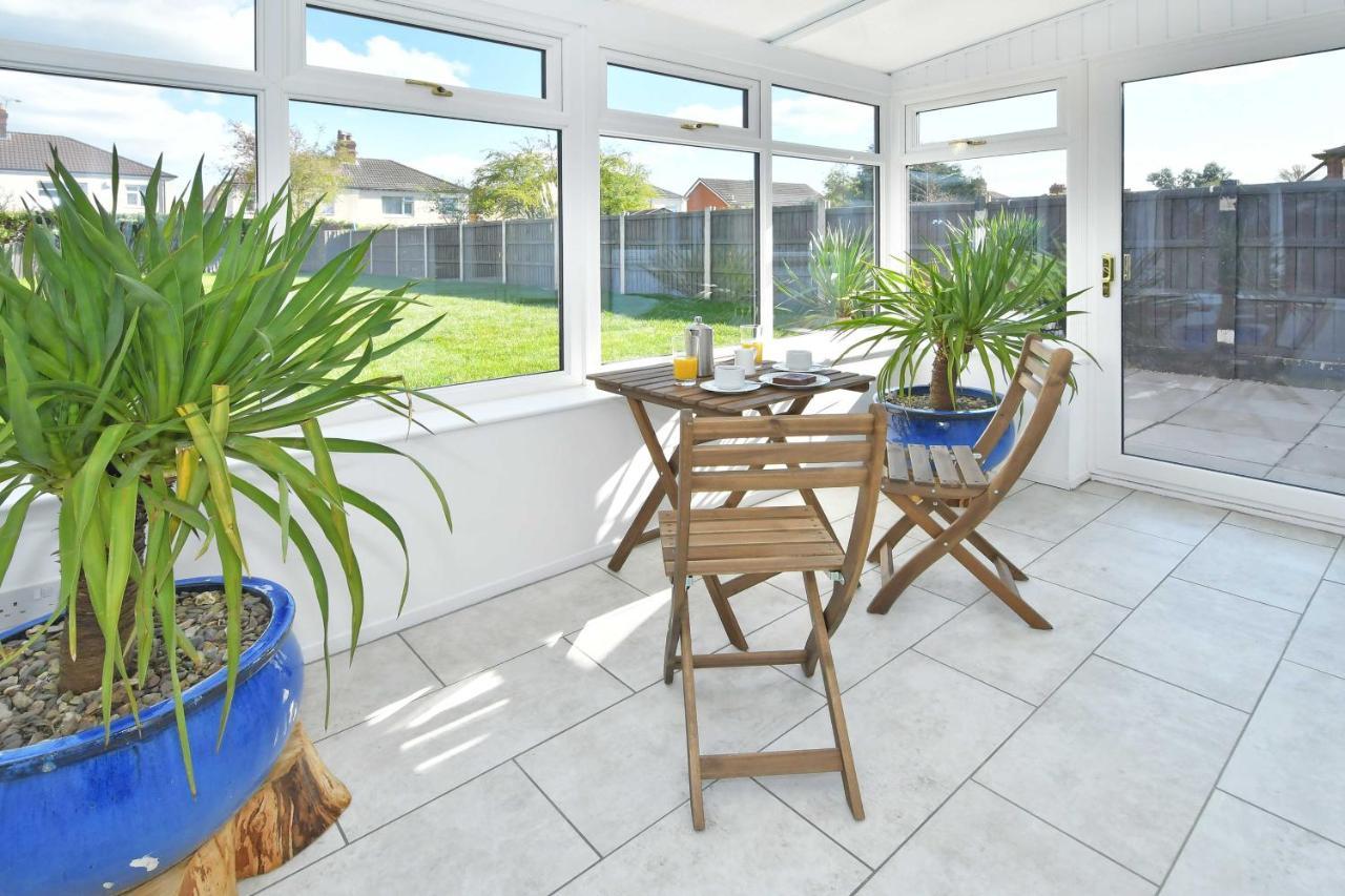 Orion House - Sleeps 6, Driveway, Garden Villa Crewe Esterno foto