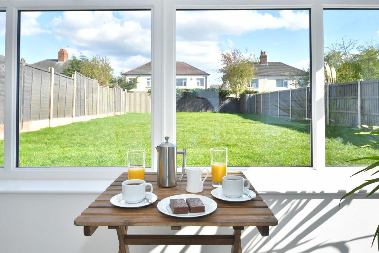 Orion House - Sleeps 6, Driveway, Garden Villa Crewe Esterno foto