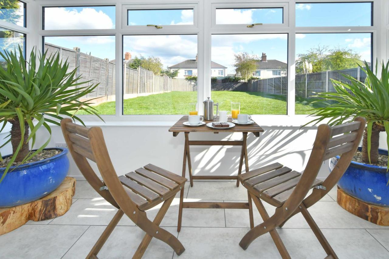 Orion House - Sleeps 6, Driveway, Garden Villa Crewe Esterno foto